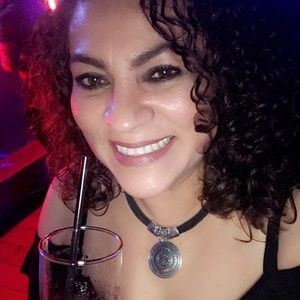 Meet your Posher, Lorena